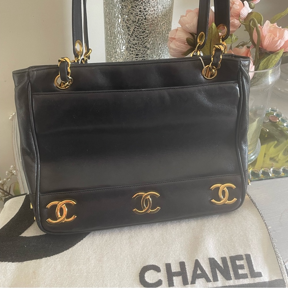 Black Chanel Lambskin Leather CC Detail Shoulder Bag.